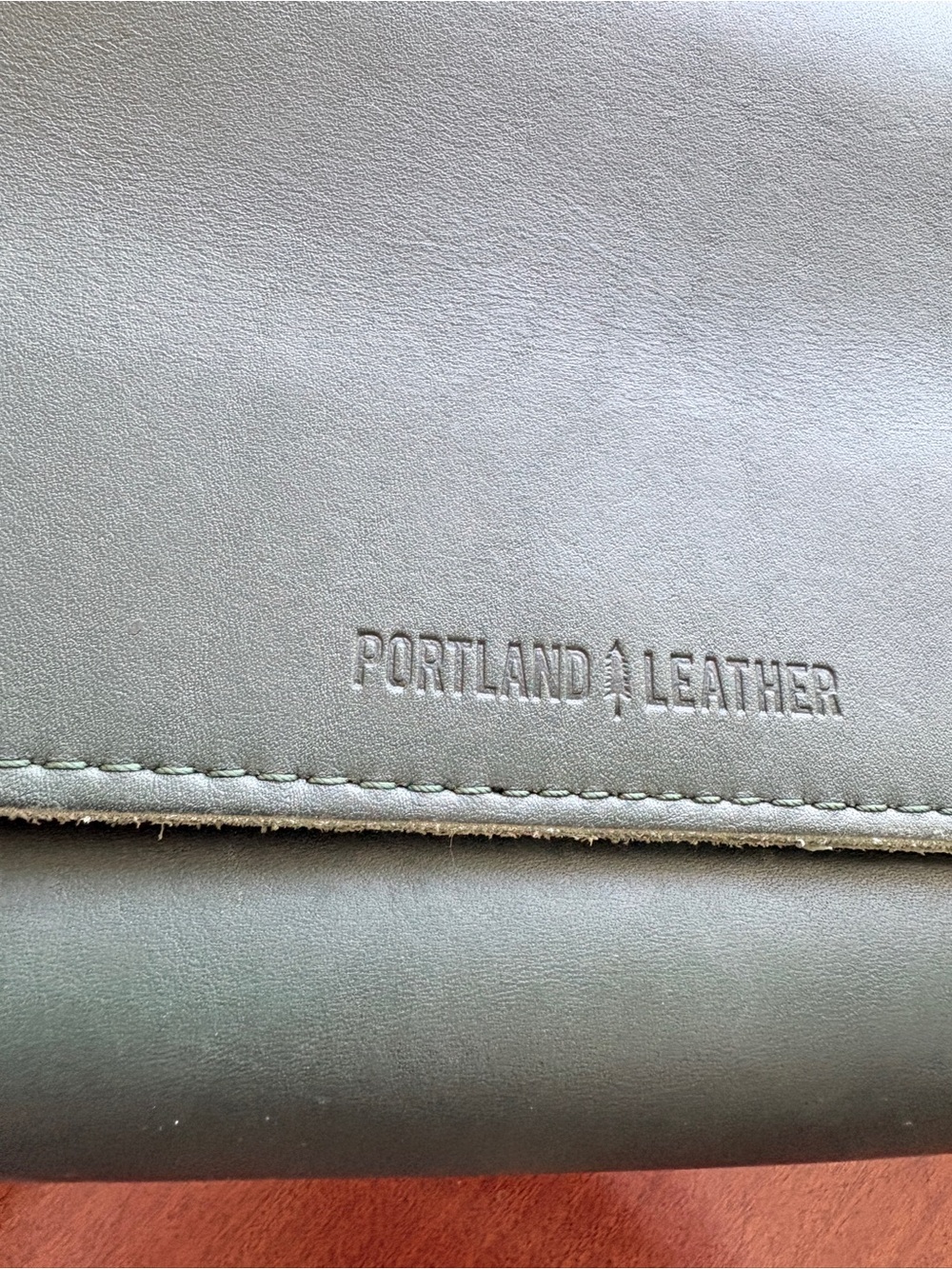 Portland Leather Metro Crossbody Bag in Emerald Green - Picture 4 of 7